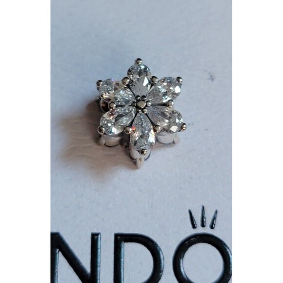 Pandora Sparkling Herbarium Cluster Charm - Picture 2 of 3
